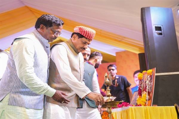 Image of Chief Minister Dr. Mohan Yadav at Maharshi Sandipani Ashram