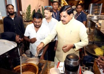 Chief Minister Dr. Mohan Yadav interacting with citizens during his road journey