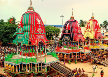 Devotees participating in Bahuda Yatra