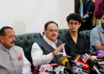 Union Minister J P Nadda and CJP delegates in discussion