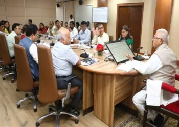 Governor Mangubhai Patel reviewing the implementation of Community Forest Resource (CFR) Rights