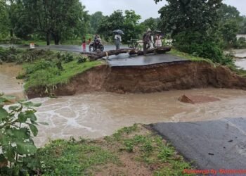 Flooded roads and rivers in Chhattisgarh due to heavy rainfall
