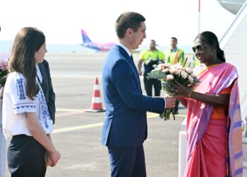 President Droupadi Murmu and President Maia Sandu of Moldova in a meeting