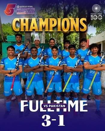 Indian sub-junior men's and women's hockey teams celebrating their victories