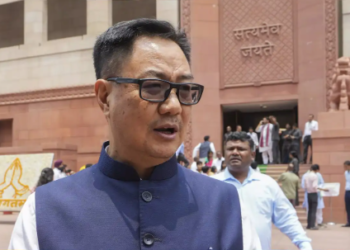 Minister Kiren Rijiju addressing parliament
