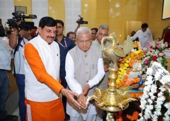 Governor Shri Mangubhai Patel addressing a workshop on 'Emerging Knowledge Areas, Advanced Curriculum: Vision, Direction and Implementation'