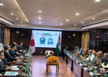 Defence Ministers of India and Japan in discussion
