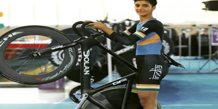 Harshita Jakhar competing in the Tour de France Femmes