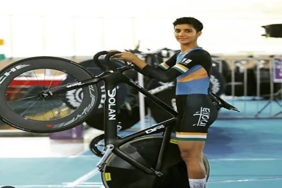 Harshita Jakhar competing in the Tour de France Femmes