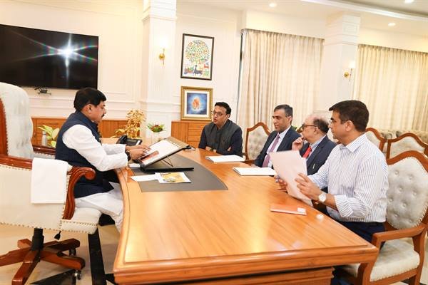 Chief Minister Dr. Mohan Yadav meeting with Dr. Daoud Al Shezawi