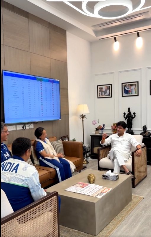 Union Minister Jyotiraditya Scindia and Mirabai Chanu during their meeting